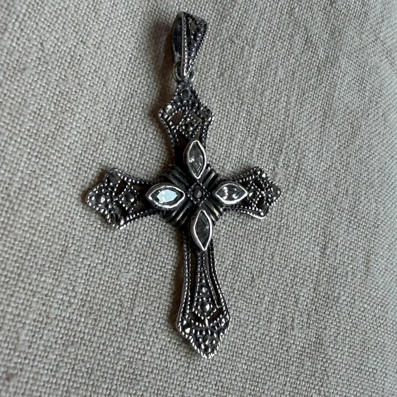 ⚜️Intricate ⚜️ Vintage Sterling Silver Ornate Cross Pendant Marked 925 - Picture 11 of 12
